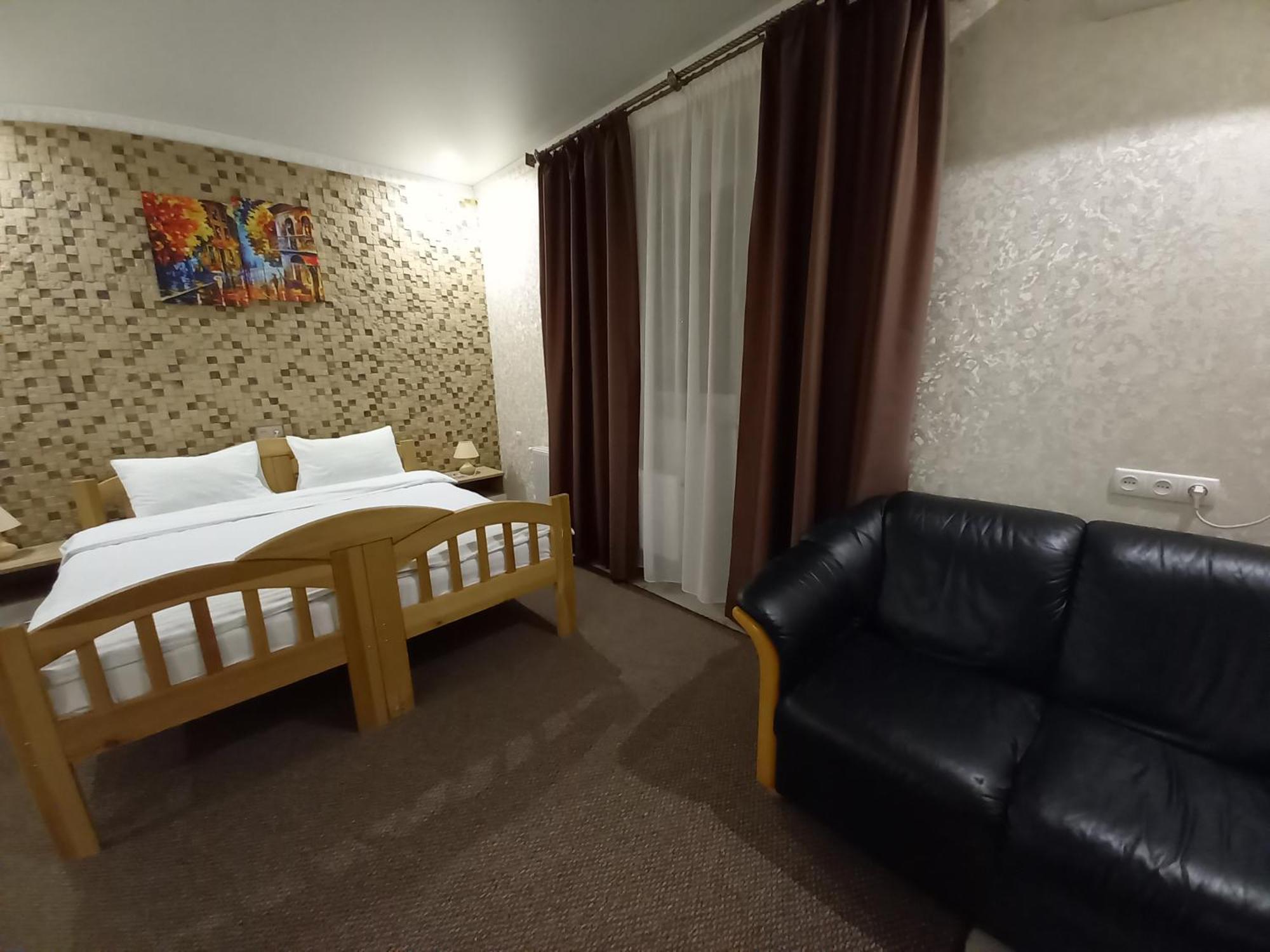River House Готель